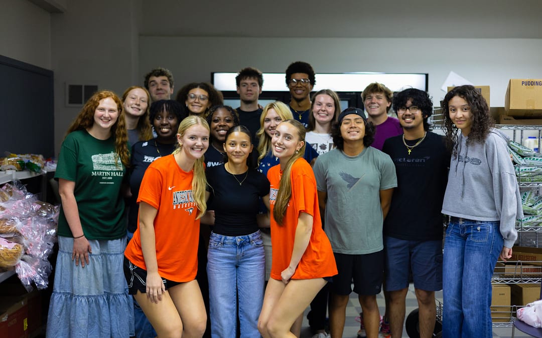 Students Serve at Park Place Neighbors Food Pantry