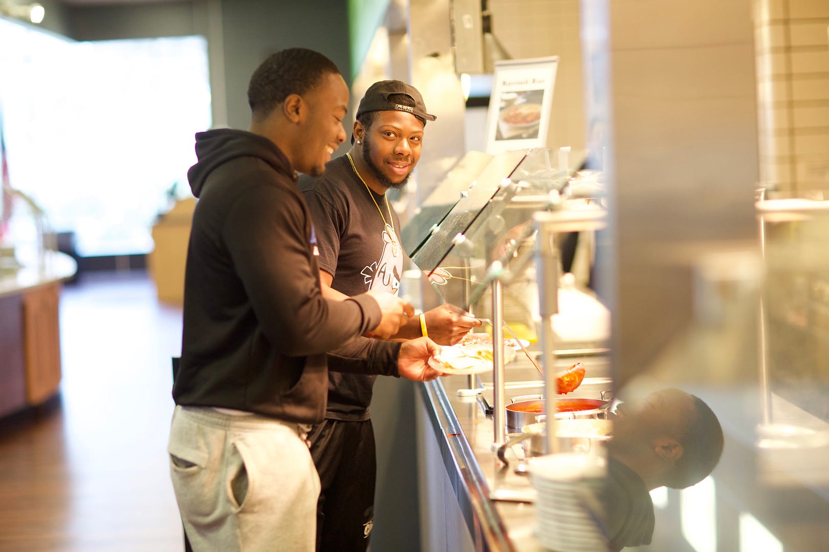 Students in Campus Dining Pasta Bar