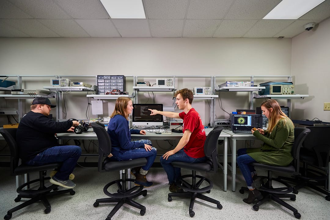 Advanced Electronics Project Lab - Students