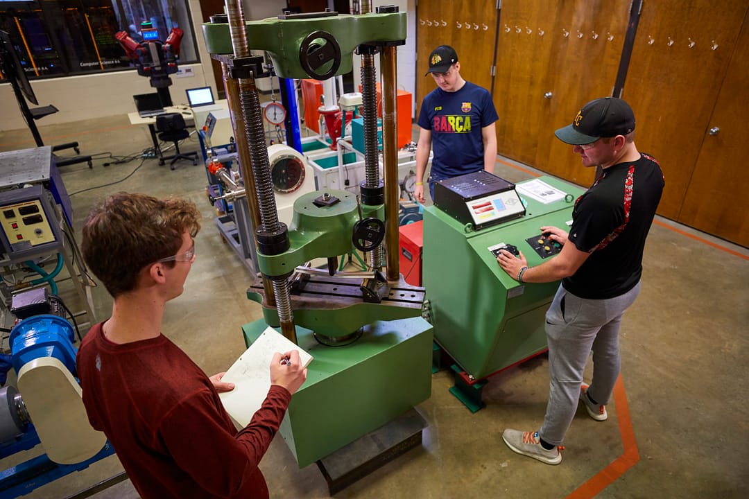 Mechatronics Engineering Lab and Test Equipment 3